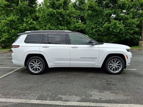 Used 2022 Jeep Grand Cherokee L Summit w/ Advanced Protech Group IV AWD/4WD image 7