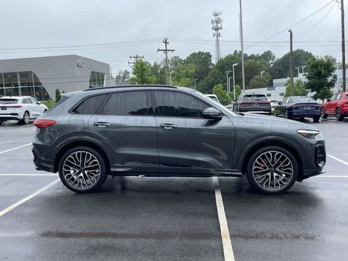 Certified 2025 Audi SQ5 Premium Plus AWD/4WD image 8
