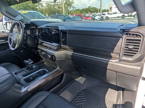 Used 2024 Chevrolet Silverado 1500 RST AWD/4WD image 17