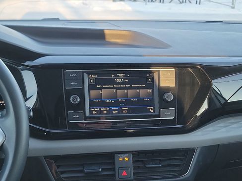 Used 2022 Volkswagen Taos S image 16