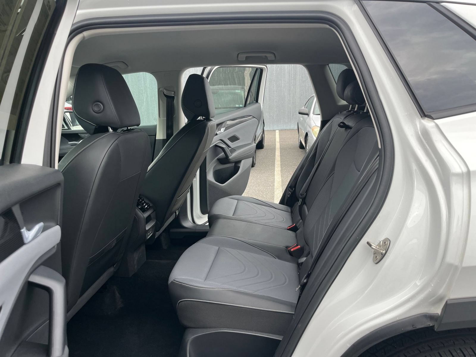 Used 2026 Volkswagen Tiguan SE AWD/4WD image 27