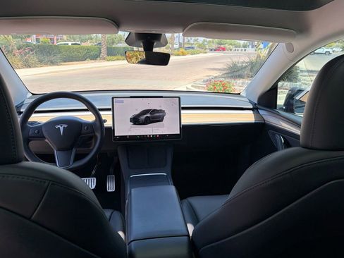 Used 2023 Tesla Model Y Performance AWD/4WD image 11