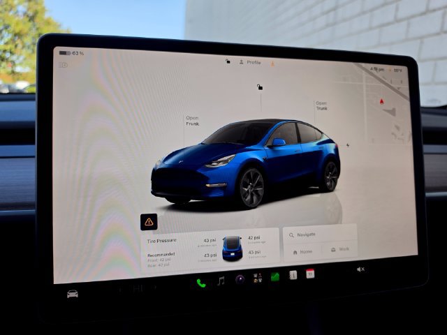 Used 2025 Tesla Model Y Long Range AWD/4WD image 39