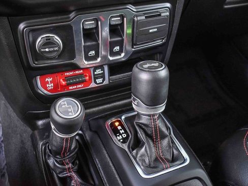 Used 2022 Jeep Wrangler Rubicon image 18