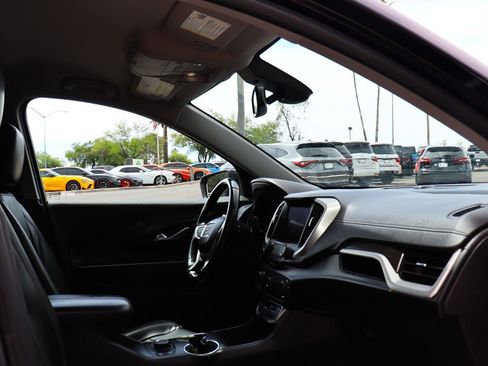 Used 2023 GMC Terrain SLT AWD/4WD image 32