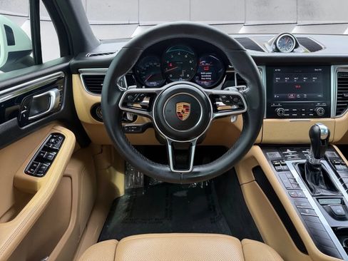 Used 2018 Porsche Macan Sport Edition AWD/4WD image 12