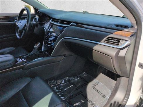 Used 2016 Cadillac XTS Luxury image 27