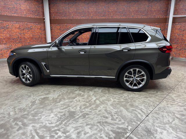 Used 2026 BMW X5 xDrive40i AWD/4WD image 2