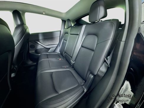 Used 2023 Tesla Model Y Long Range image 26