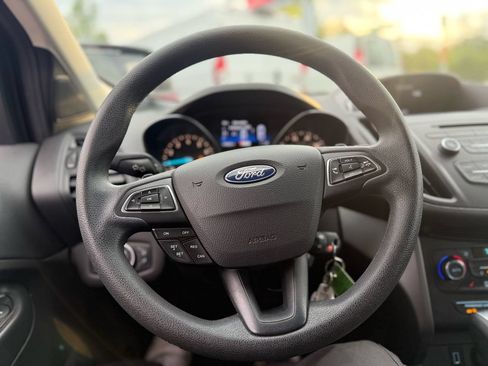 Used 2017 Ford Escape SE w/ SE Cold Weather Package AWD/4WD image 24