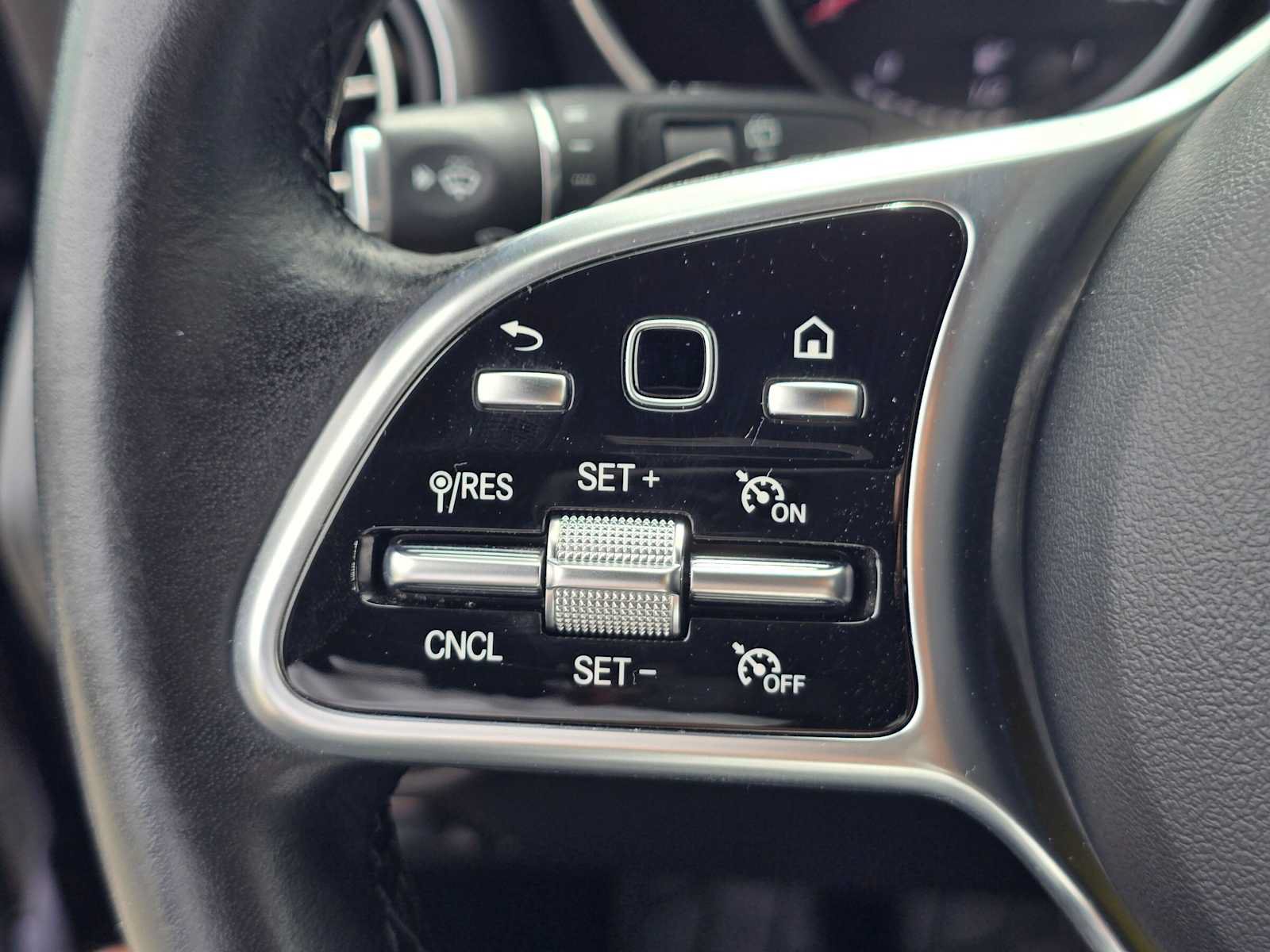 Used 2021 Mercedes-Benz GLC 300 4MATIC image 33
