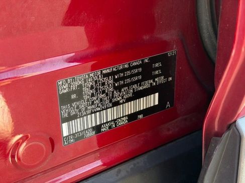 Certified 2022 Toyota RAV4 XLE Premium AWD/4WD image 27