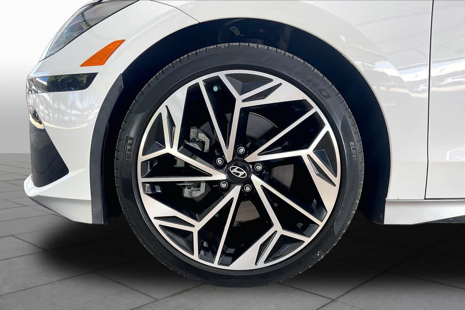 Used 2024 Hyundai Ioniq 6 SEL RWD image 10