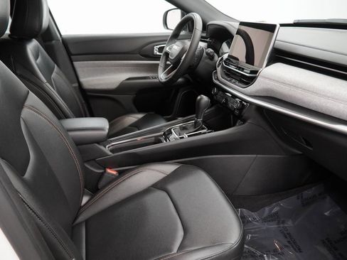 Certified 2024 Jeep Compass Latitude image 47