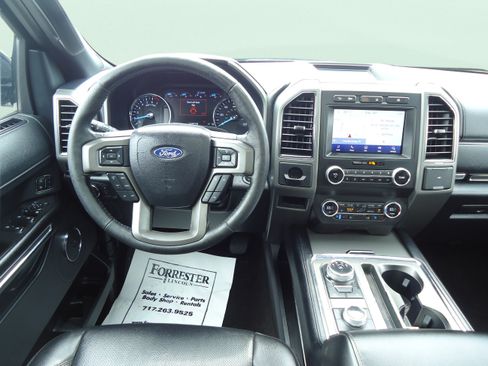 Used 2020 Ford Expedition XLT w/ Equipment Group 202A AWD/4WD image 11