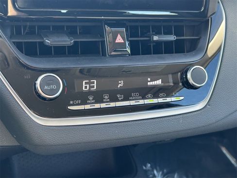 Used 2025 Toyota Corolla LE image 26
