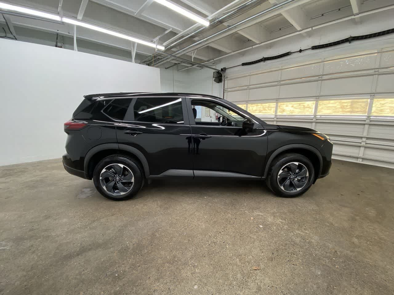 Used 2025 Nissan Rogue SV AWD/4WD image 7