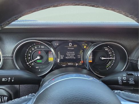 Used 2021 Jeep Wrangler Unlimited Sahara w/ Cold Weather Group AWD/4WD image 23