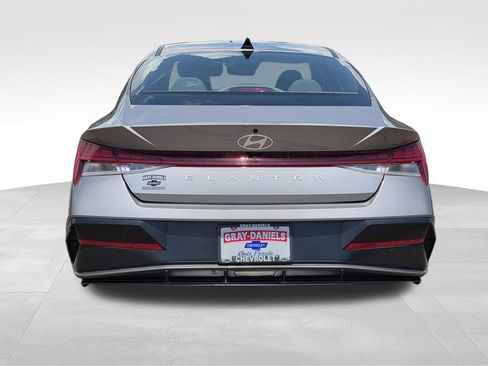Used 2025 Hyundai Elantra SEL FWD image 7