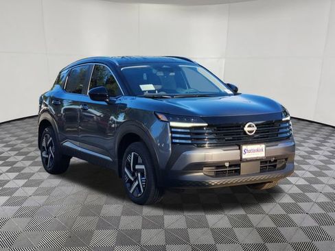 New 2026 Nissan Kicks SV image 2