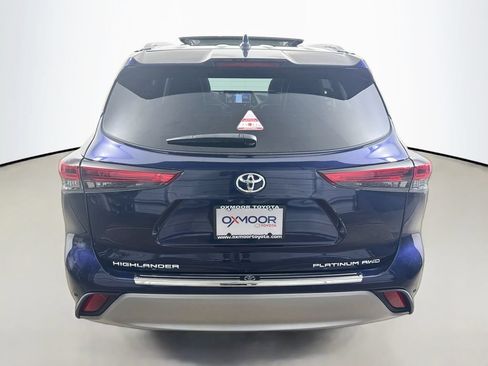 Used 2022 Toyota Highlander Platinum AWD/4WD image 6