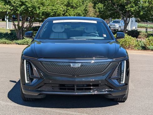 Used 2024 Cadillac Lyriq Sport AWD/4WD image 7