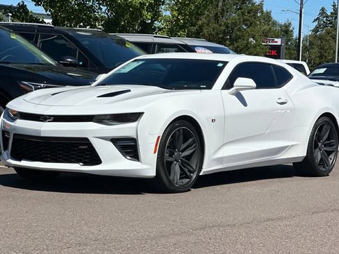 Used 2016 Chevrolet Camaro SS RWD image 9