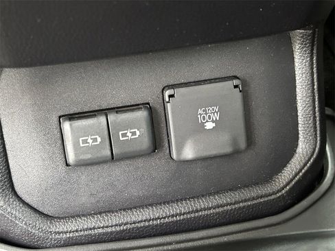 Used 2023 Toyota Highlander Limited image 23