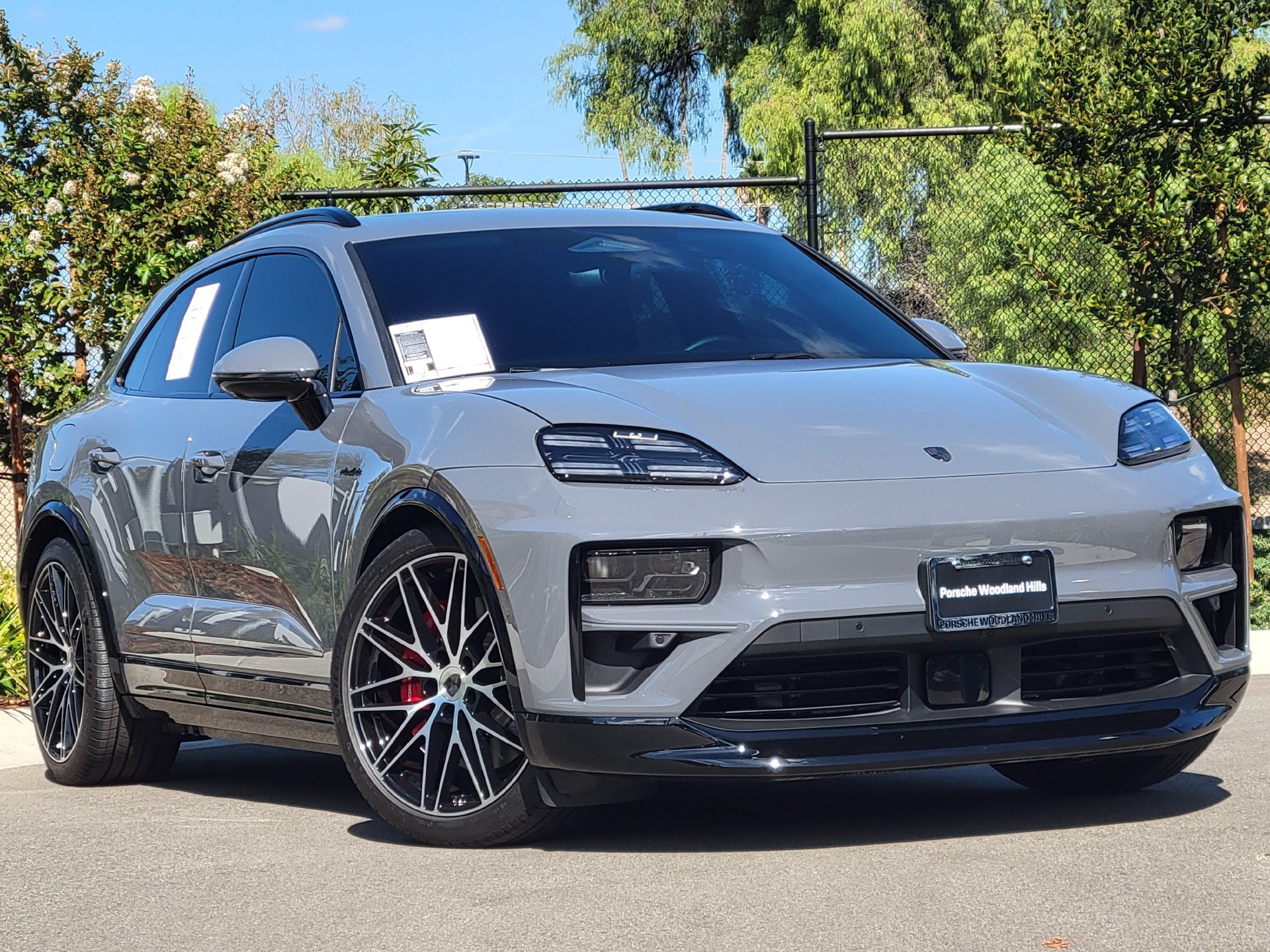 Used 2025 Porsche Macan Turbo Electric AWD/4WD image 9