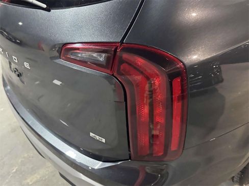 Used 2024 Kia Telluride LX image 10