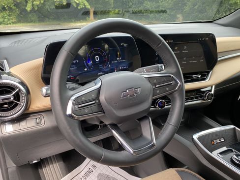 Used 2026 Chevrolet Equinox ACTIV w/ Safety and Technology Package FWD image 17