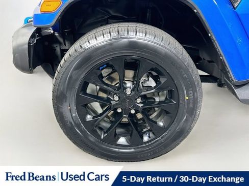 Used 2022 Jeep Wrangler Unlimited Sahara w/ Cold Weather Group AWD/4WD image 36