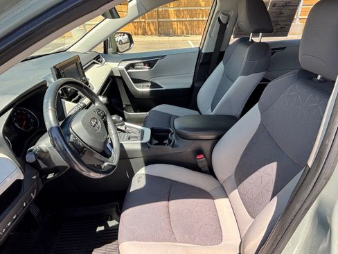Used 2021 Toyota RAV4 XLE w/ XLE Grade Weather Package AWD/4WD image 22
