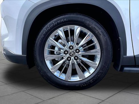 Used 2026 Toyota Grand Highlander AWD image 11