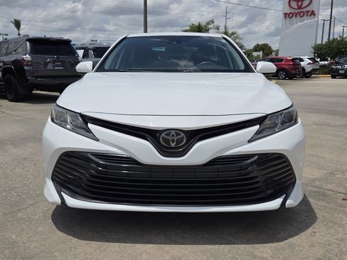 Used 2019 Toyota Camry LE FWD image 2