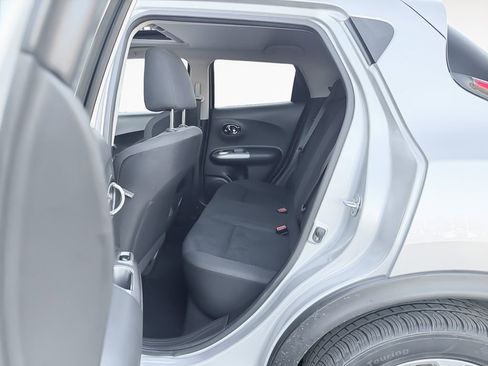 Used 2016 Nissan Juke SV w/ Cold Weather Package image 13