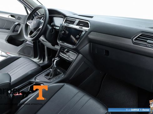 Used 2024 Volkswagen Tiguan SE w/ Panoramic Sunroof Package FWD image 71