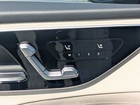 Used 2025 Mercedes-Benz C 300 Sedan image 20