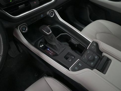 Certified 2024 Toyota Grand Highlander XLE image 28