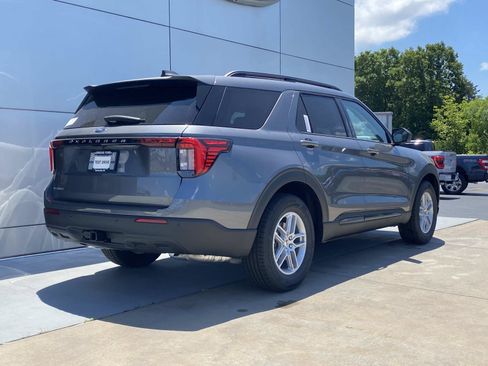 New 2026 Ford Explorer Active RWD image 4