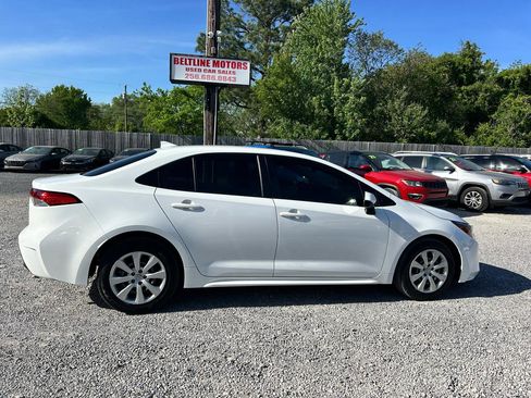 Used 2023 Toyota Corolla LE image 3