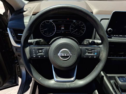 Used 2023 Nissan Rogue SV AWD/4WD image 18