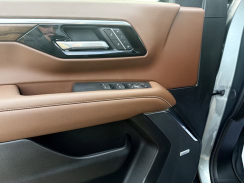 New 2025 Chevrolet Tahoe High Country AWD/4WD image 21