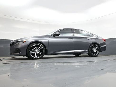Used 2021 Honda Accord Touring image 34