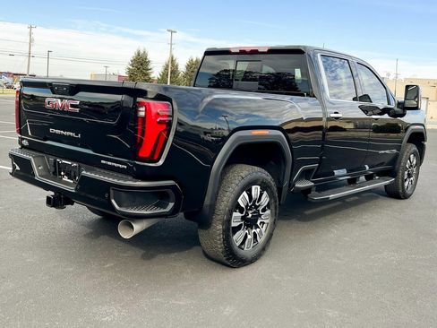 Used 2025 GMC Sierra 2500 Denali image 9