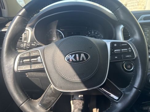 Used 2020 Kia Sorento S image 12