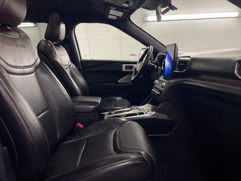 Used 2020 Ford Explorer Platinum w/ Premium Technology Package AWD/4WD image 27