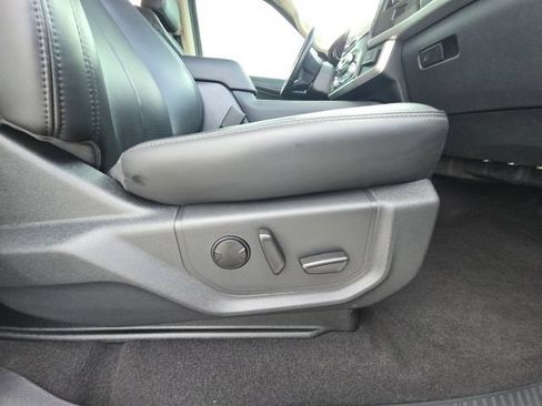 Used 2024 Ford Expedition XLT RWD image 22