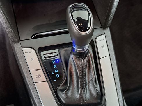 Used 2018 Hyundai Elantra Value Edition FWD image 19