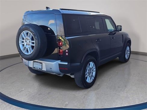 Used 2025 Land Rover Defender 110 S image 5